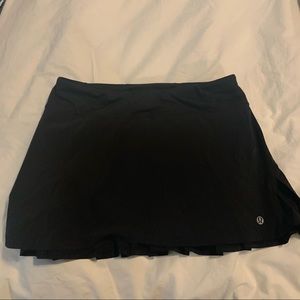 Lululemon running skirt black size 6